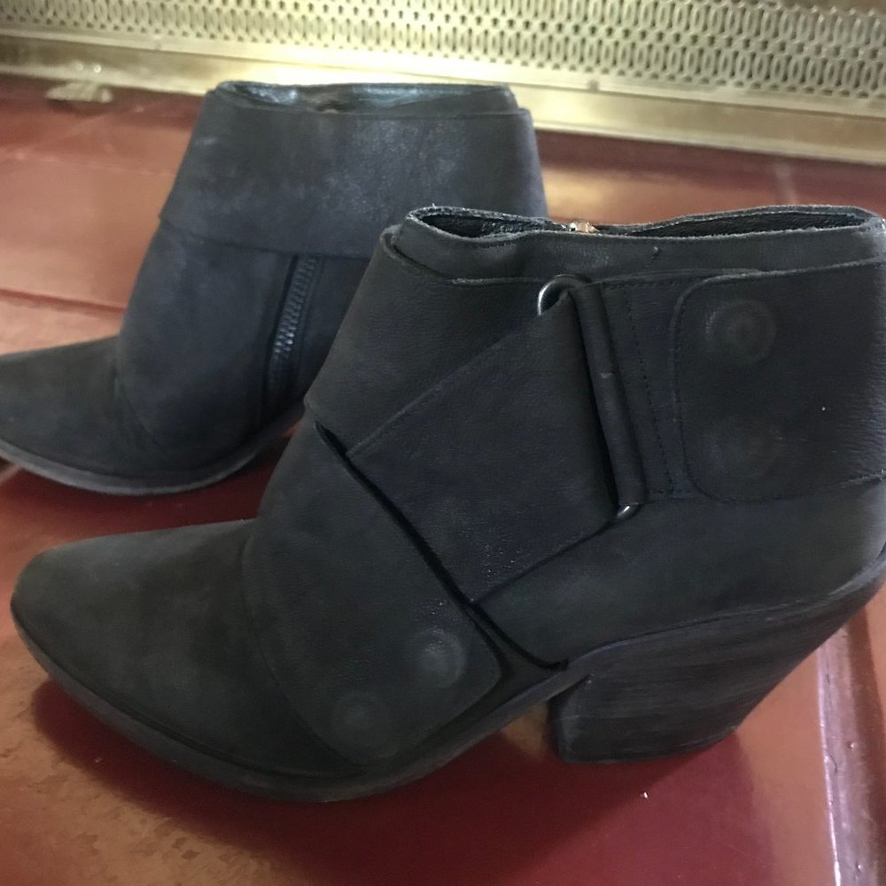 LD Tuttle black leather booties, size 35